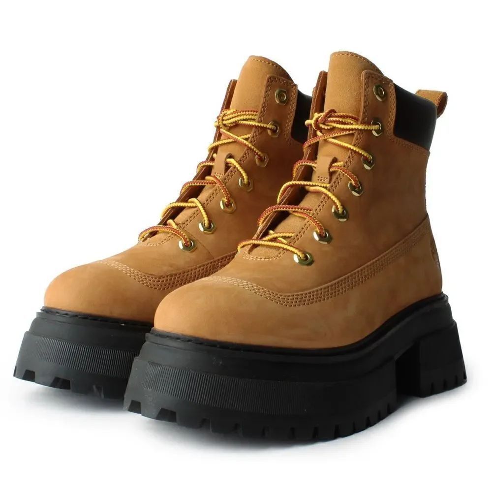 Timberland Women’s Size 7 Chunky Platform Lace-Up Boots – Tan Nubuck